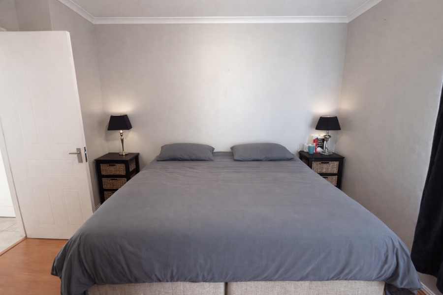To Let 2 Bedroom Property for Rent in Sunningdale Western Cape
